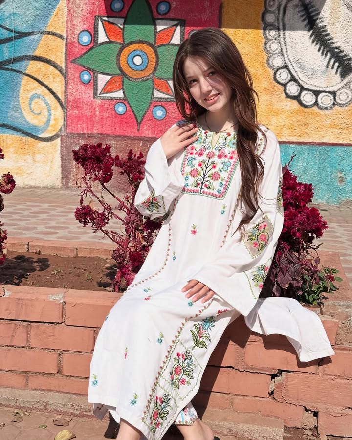 Naz Embroidered 2pcs