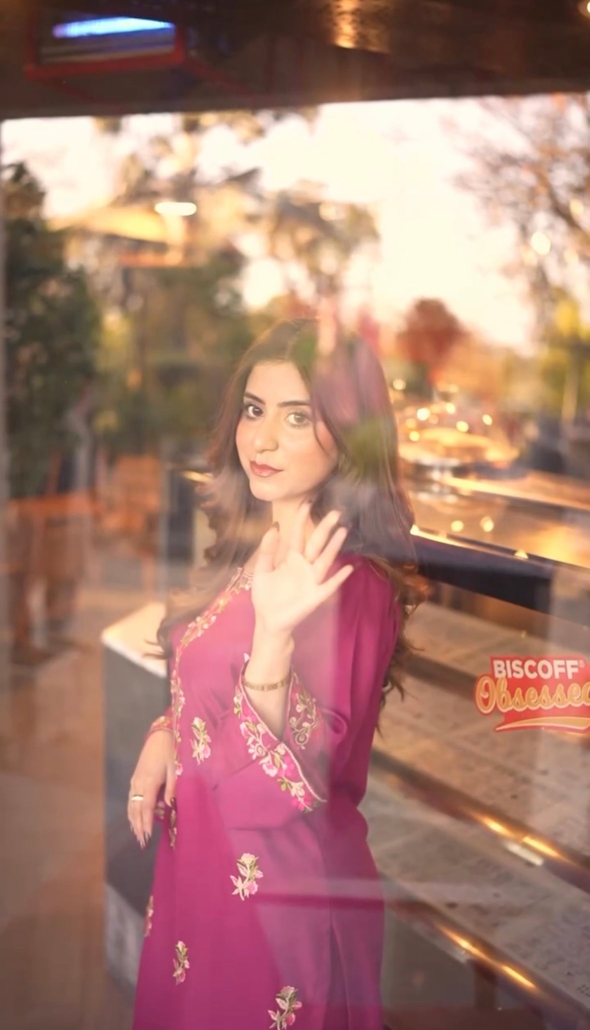 Rosebud Embroidered 2pcs