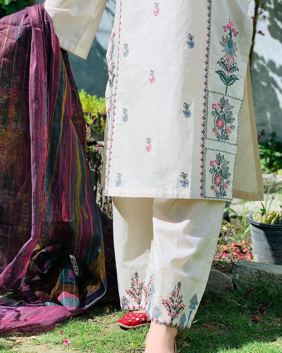 Naz Embroidered 2pcs