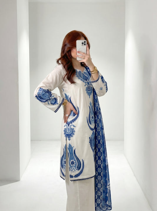 Yumna Embroidered - 3pc