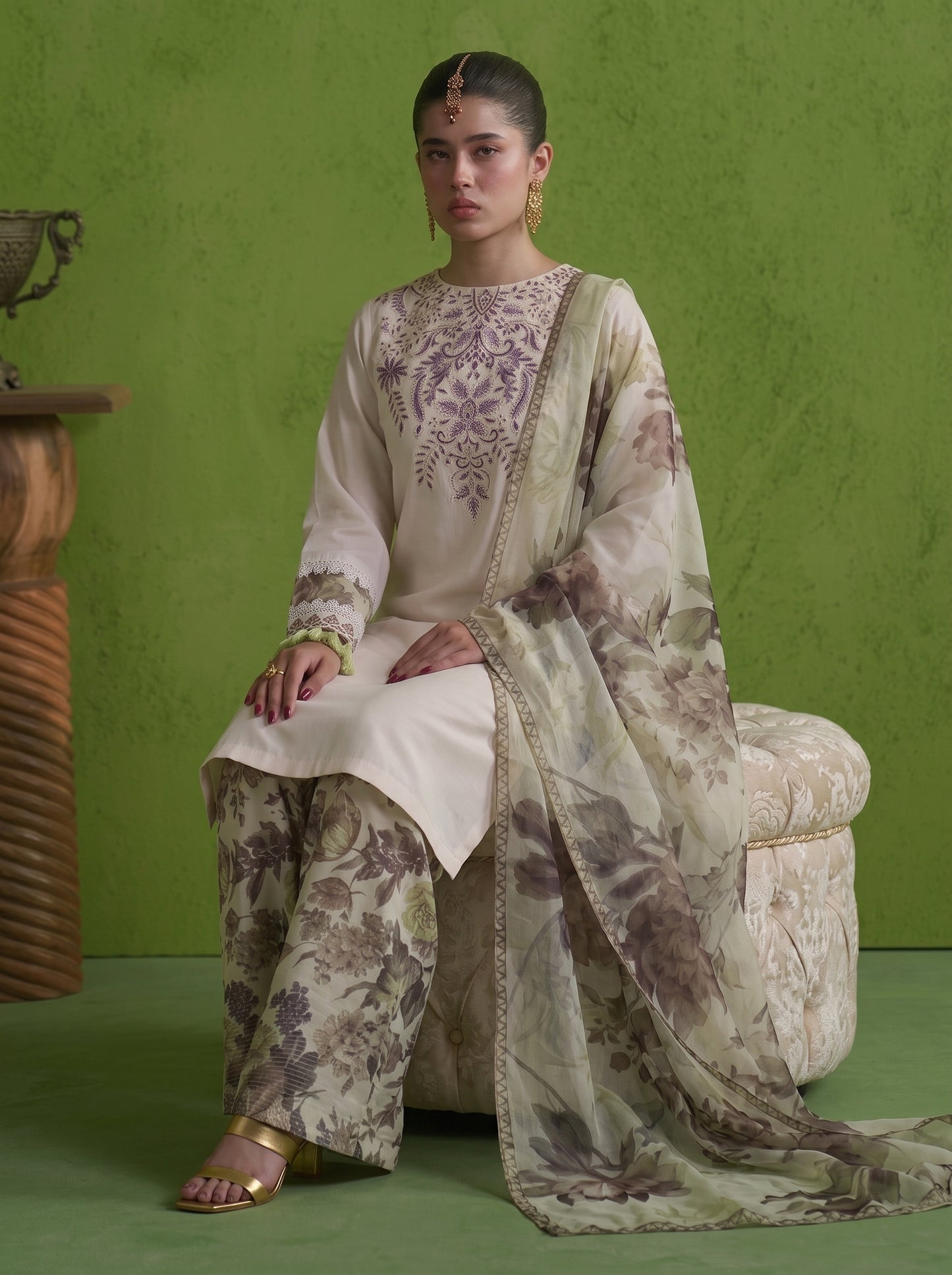 Sosan Embroidered -3pc