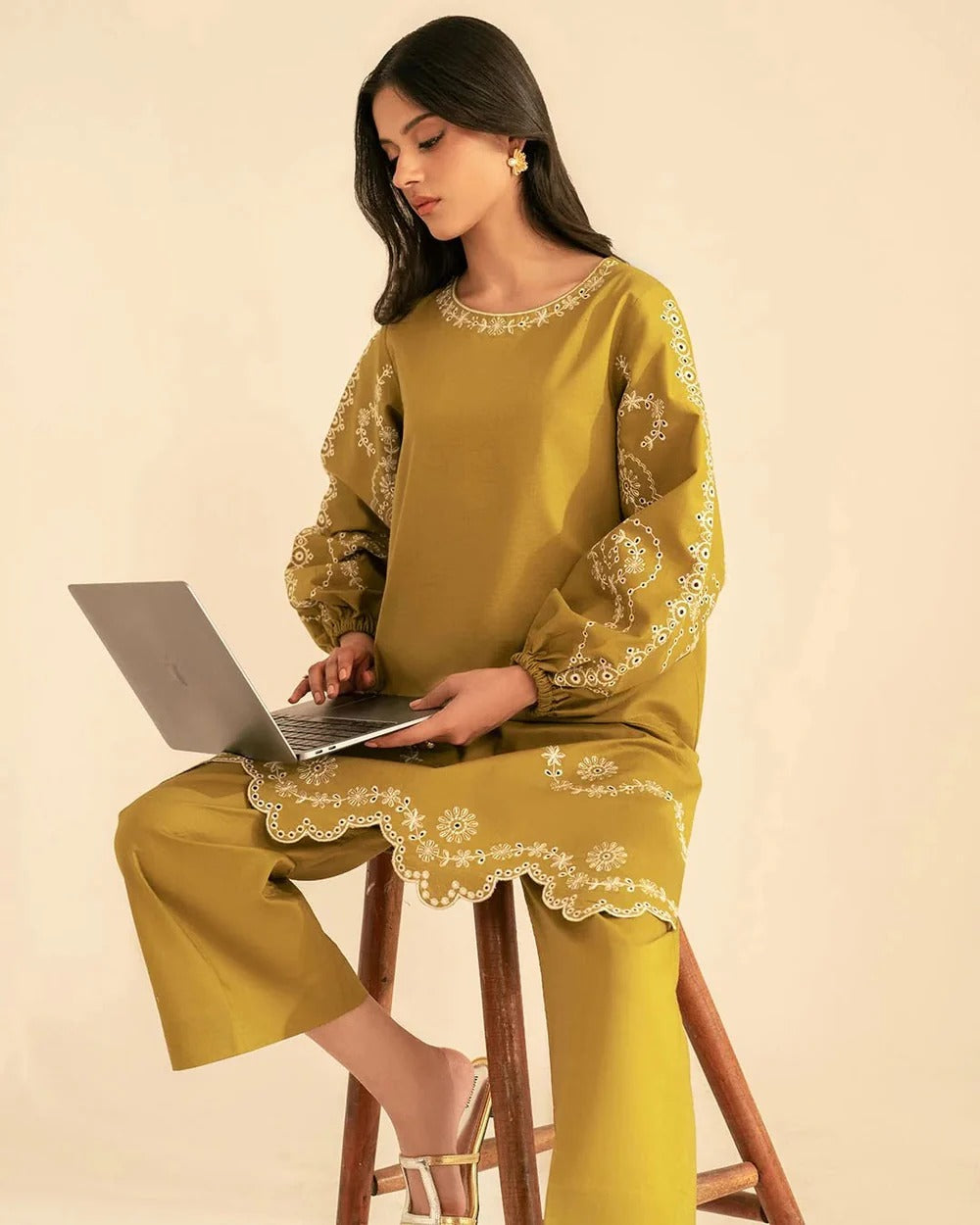 Prishay Embroidered 2pc