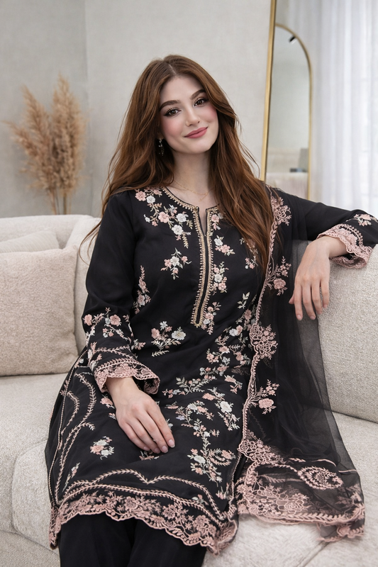 Haniya Embroiderd 3pc - Lawn