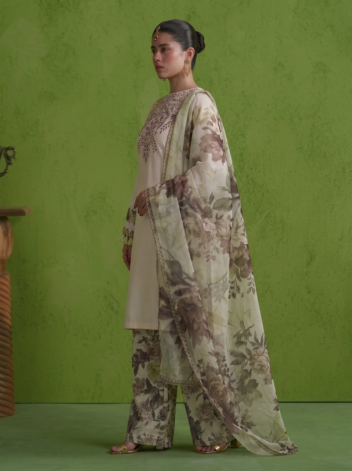 Sosan Embroidered -3pc