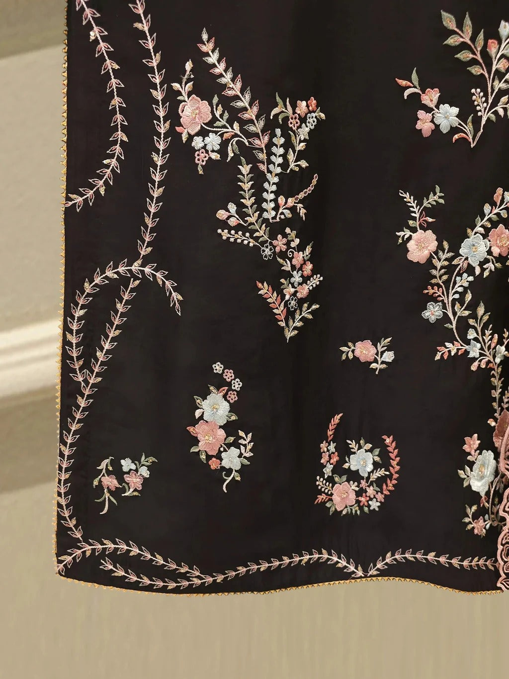Haniya Embroiderd 3pc - Lawn