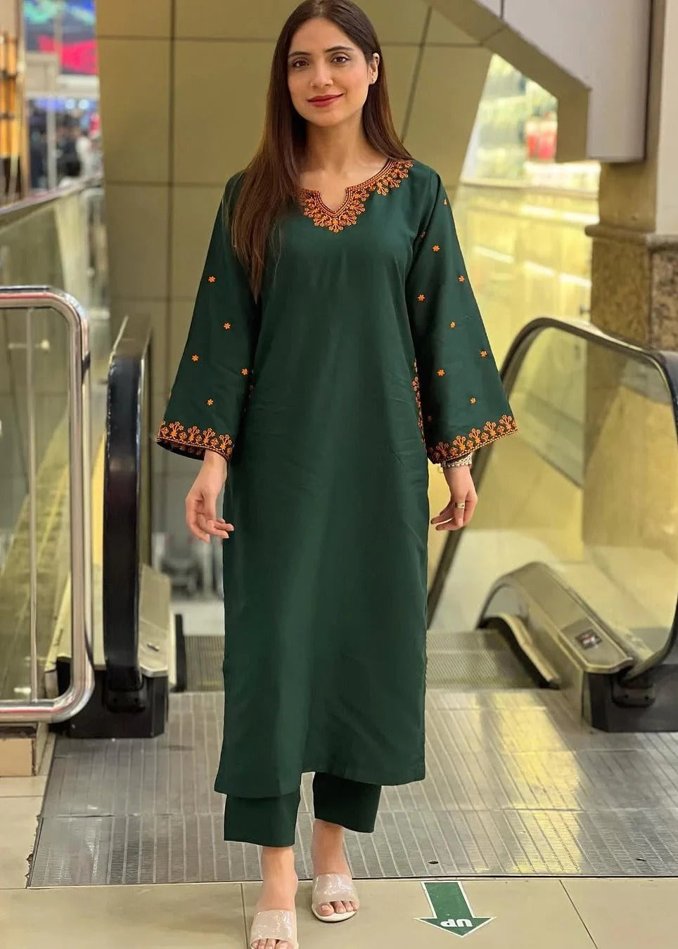 Sara pocket Embroidered 2pc