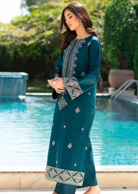 Blink Embroidered 2pc