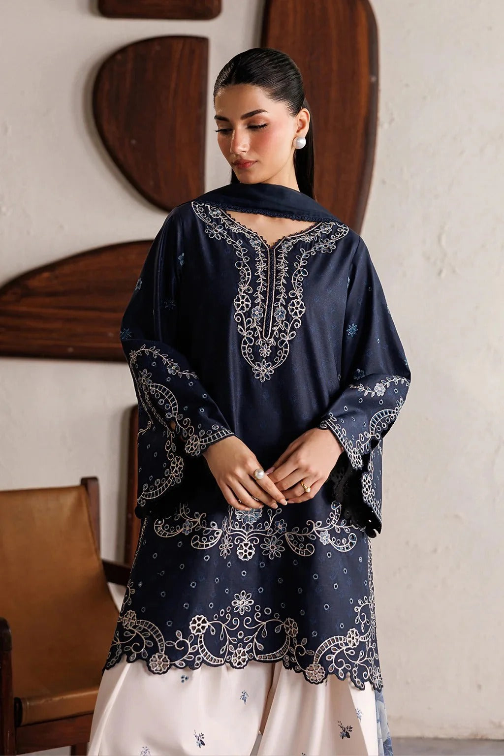 Gul-E-Jaan Embroidered 3pc