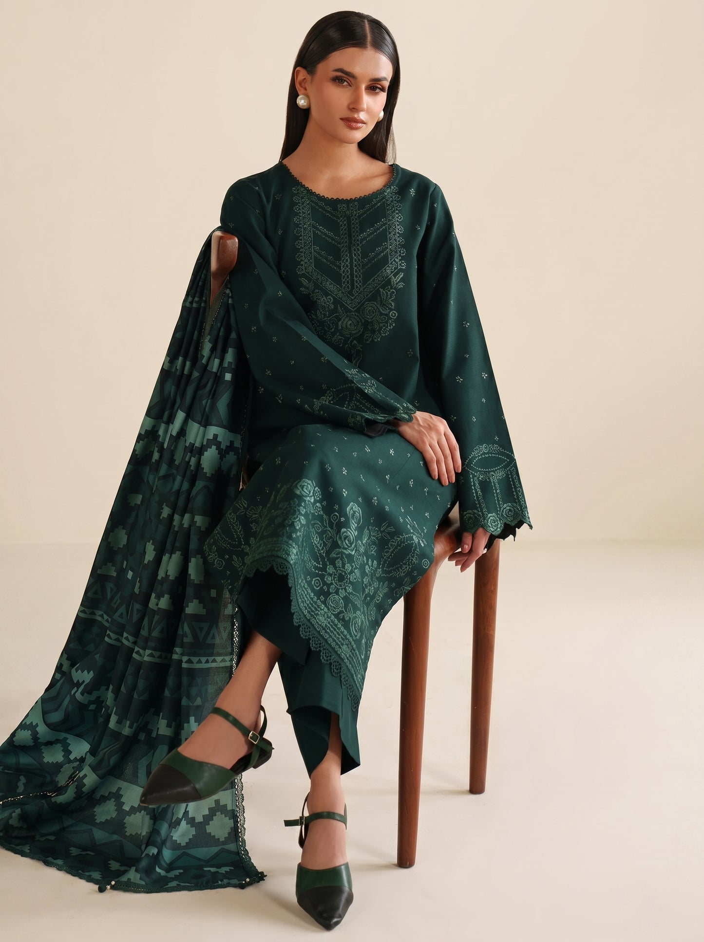 NAVYA - Embroidered 3pc