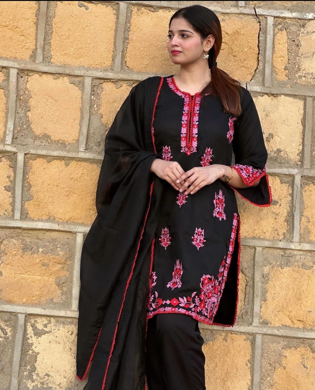 Roha Embroidered 2pcs